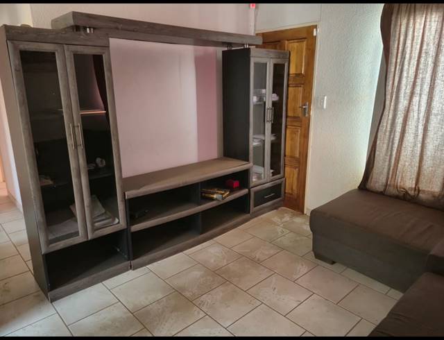3 BEDROOM HOUSE FOR SALE IN STRETFORD